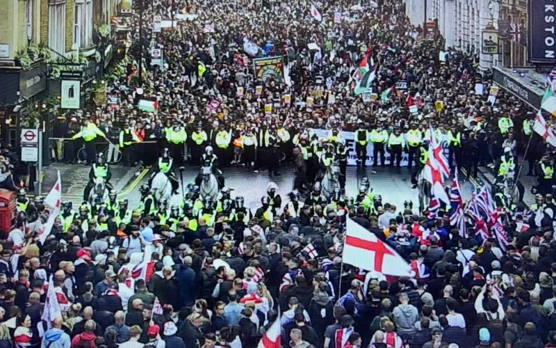 Противники миграции и антифашисты: в Лондон проходят марши