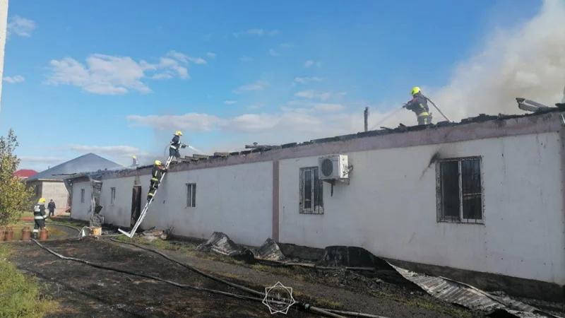 Пожар в здании площадью 280 квадратных метров ликвидировали в Астане