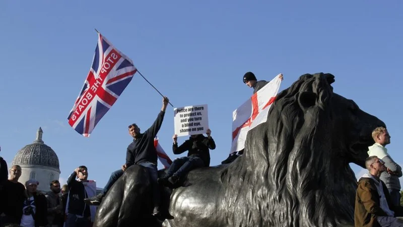 Лондонда 100 мыңнан астам адам заңсыз миграцияға қарсы наразылық шеруіне шықты 