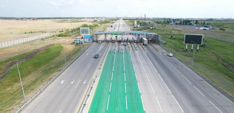Пользователи платных дорог в Казахстане освобождены от оплаты за участки с дефектами