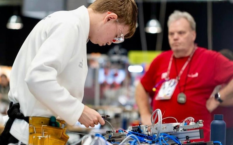 студенты колледжей на  EuroSkills 2025 