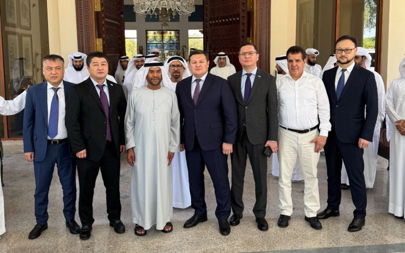 Аким Мангистауской области встретился в Абу-Даби с шейхом Суруром бин Мухаммед Аль Нахаяном