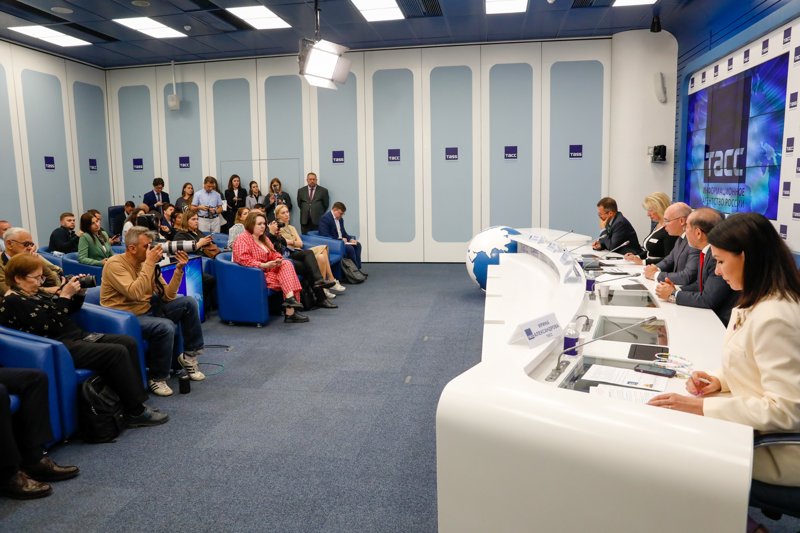 Дорогами Победы: «Окна РОСТА» и поисковики как стыковка времен