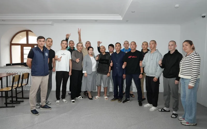  торжественная отправка 25 новобранцев из Астаны 