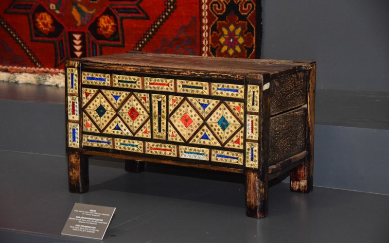 Свыше 250 уникальных экспонатов представили в новом зале Национального музея в Астане кежебе, сундук
