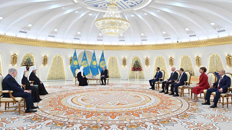 Мемлекет басшысы Әлемдік және дәстүрлі діндер көшбасшыларының VIII съезіне қатысу үшін Астанаға келген Мәскеу және бүкіл Ресей патриархы Кириллмен кездесті Мемлекет басшысы Әлемдік және дәстүрлі діндер көшбасшыларының VIII съезіне қатысу үшін Астанаға келген Мәскеу және бүкіл Ресей патриархы Кириллмен кездесті