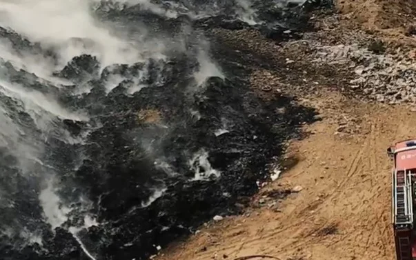 Пожар на полигоне ТБО в Алматинской области: огонь по периметру сбит