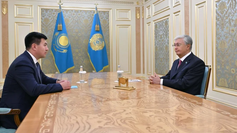  Memleket basshysy Qazaqstan boks federatsııasynyń prezıdenti Shahmurat Mútálipti qabyldady 
