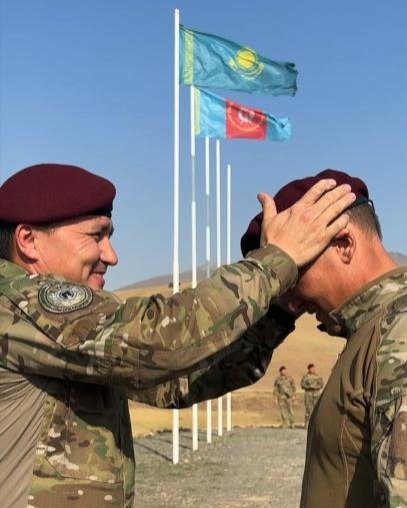 Права носить бардовый берет удостоены 26 военнослужащих Сил специальных операций бардовые береты, военнослужащие