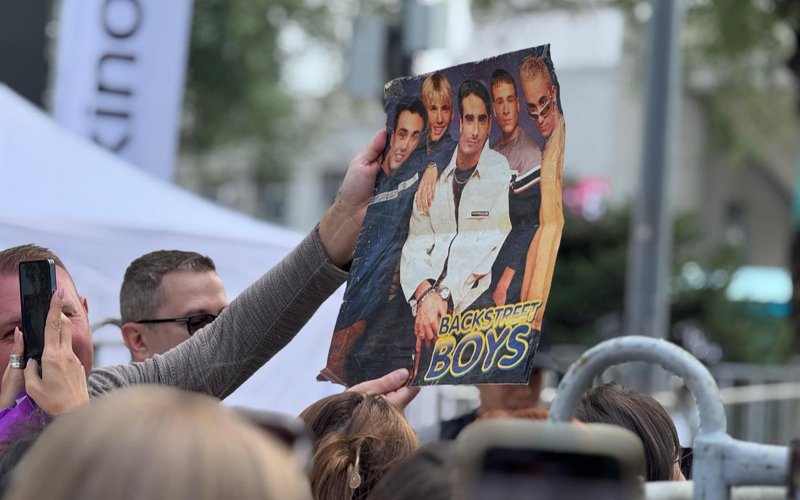 Backstreet Boys в Алматы: фанаты собираются у стадиона п