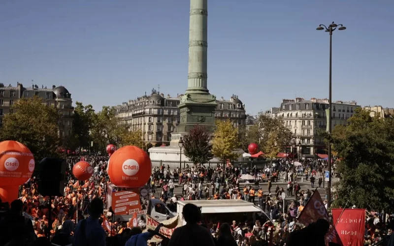 Франциядағы ірі ереуілге 500 мыңнан астам адам шықты