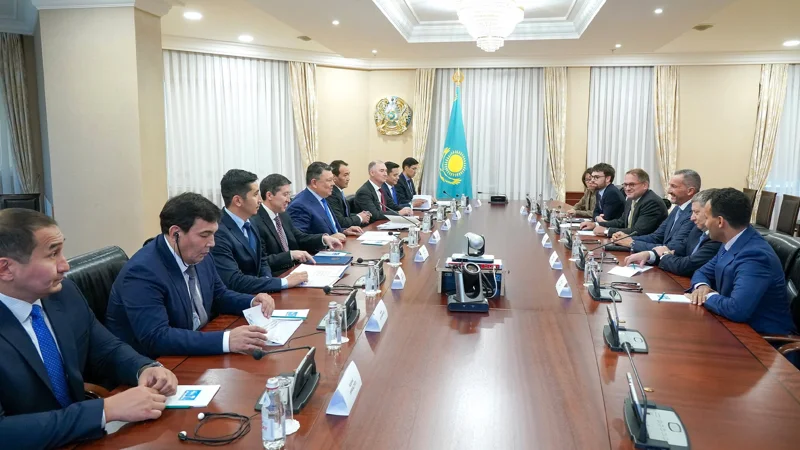 Канат Бозумбаев провел встречу с руководством компании Veolia