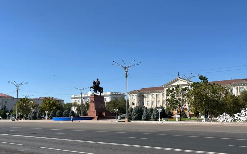 Центральная площадь Тараза 