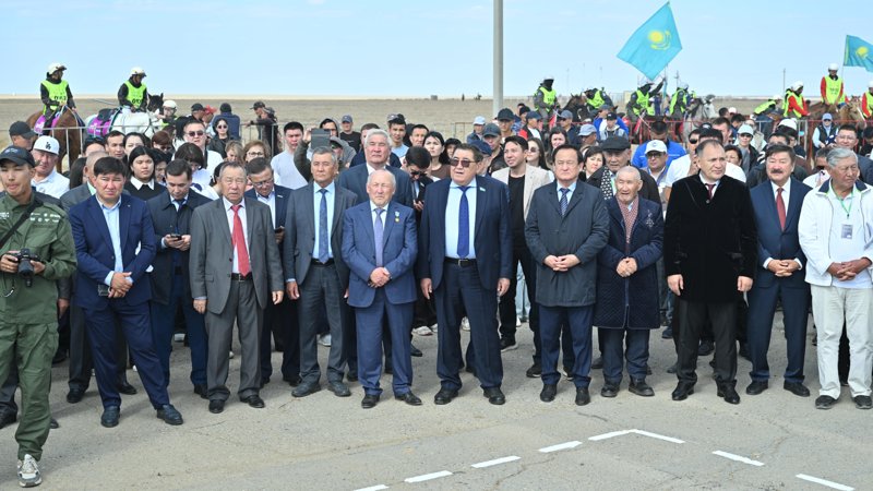 «AMANAT» partııasynyń qoldaýymen Mirjaqyp Dýlatulynyń mereıtoıyna arnalǵan at marafony bastaldy «AMANAT» partııasynyń qoldaýymen Mirjaqyp Dýlatulynyń mereıtoıyna arnalǵan at marafony bastaldy