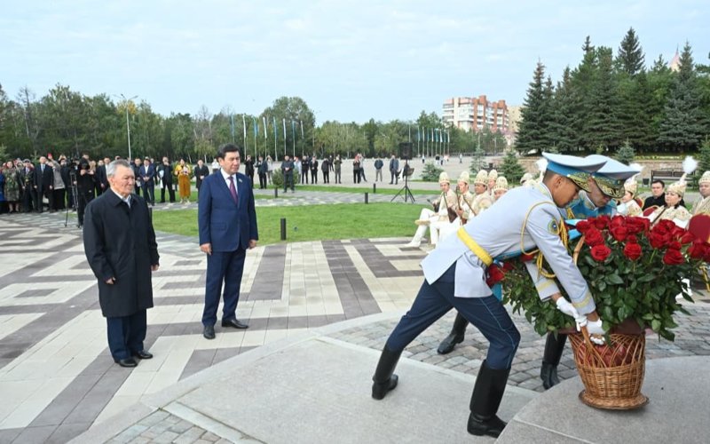 Qostanaıda Mirjaqyp Dýlatulynyń 140 jyldyǵyna oraı eskertkish ashyldy Qostanaıda Mirjaqyp Dýlatulynyń 140 jyldyǵyna oraı eskertkish ashyldy