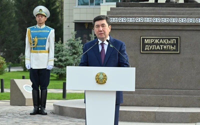 Kostanay unveils monument honoring Myrzakhyp Dulatov’s 140th anniversary