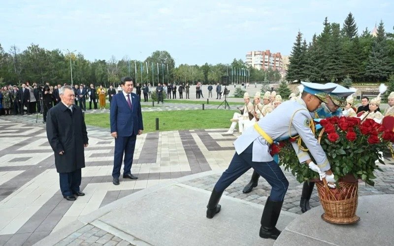 Kostanay unveils monument honoring Myrzakhyp Dulatov’s 140th anniversary