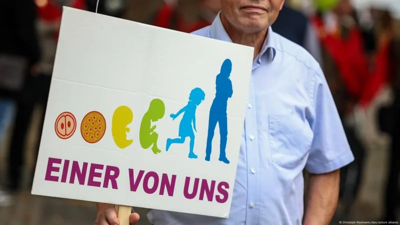 Germanııada myńdaǵan adam abortqa qarsy sherýge shyqty
