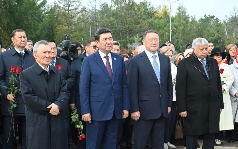 Kostanay unveils monument honoring Myrzakhyp Dulatov’s 140th anniversary