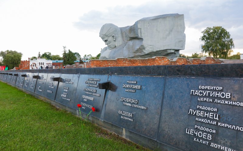Дорогами Победы: скорбь, мужество и Хатынь
