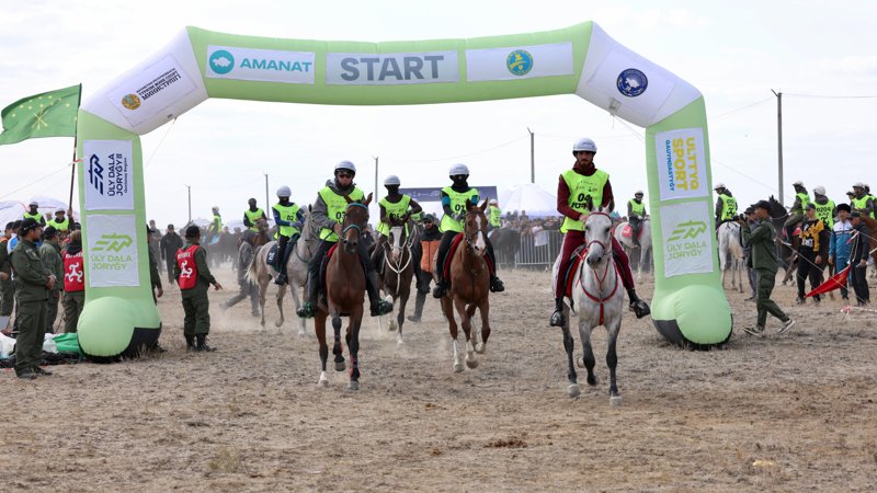 «AMANAT» partııasynyń qoldaýymen Mirjaqyp Dýlatulynyń mereıtoıyna arnalǵan at marafony bastaldy «AMANAT» partııasynyń qoldaýymen Mirjaqyp Dýlatulynyń mereıtoıyna arnalǵan at marafony bastaldy