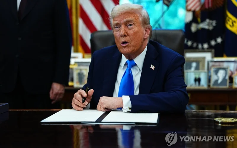 Trump inks proclamation to impose US$100,000 fee per year for H-1B visa application