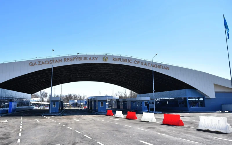  Бесагаш ,  пункт пропуска на границе Казахстана и Кыргызстана 