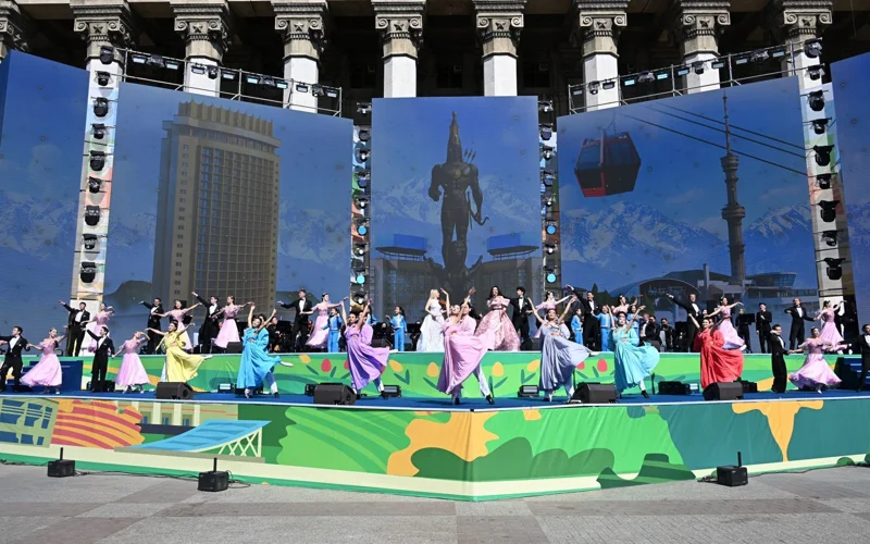 Алматы отмечает День города: поздравление акима и праздничные мероприятия