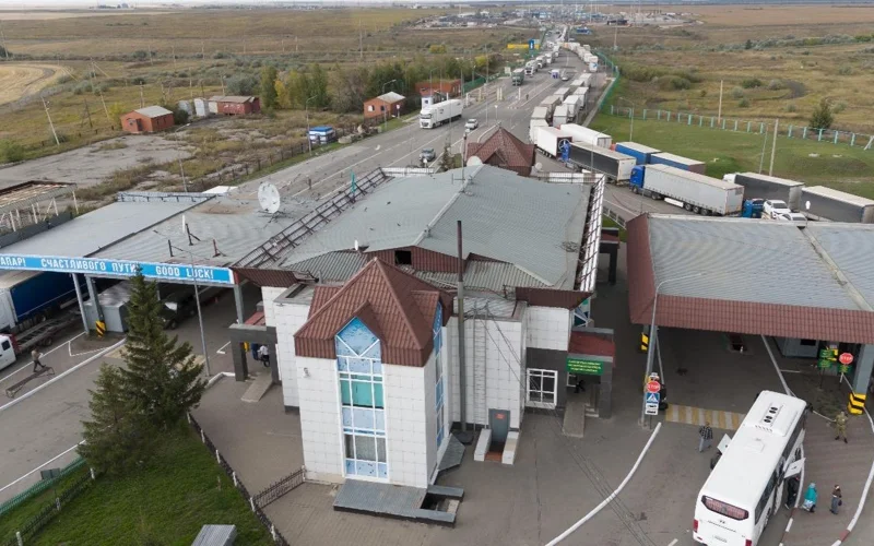 грузивики, скопление на границе РК и РФ