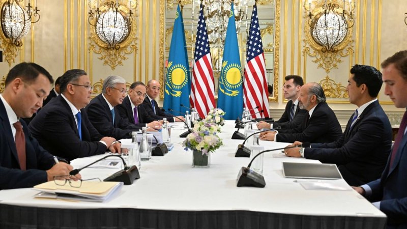 Президент Казахстана встретился с министром торговли США
