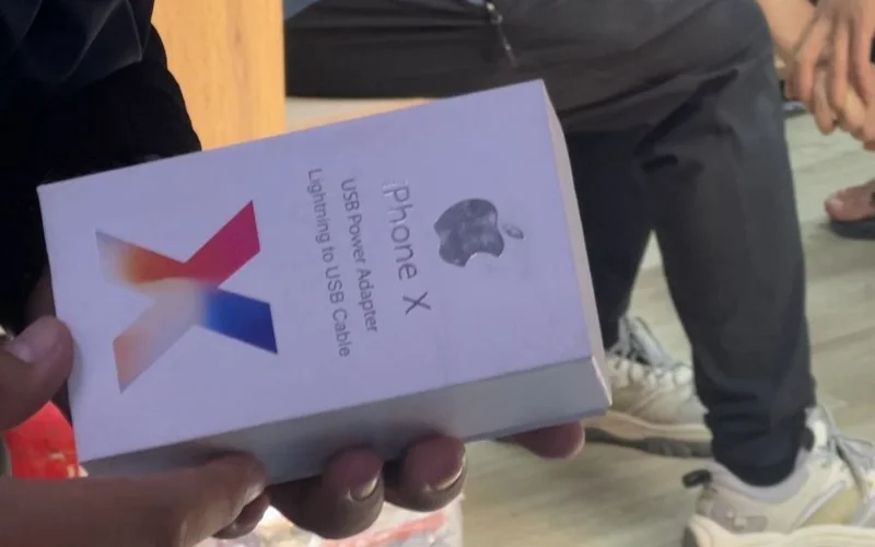 ️Іri kólemde «Apple» taýar belgisiniń atyn jamylǵan kontrafaktilik ónimder tárkilendi