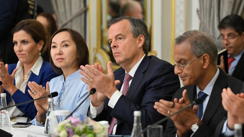 Президент Американың бизнес өкілдерімен өткен «дөңгелек үстел» отырысында сөз сөйледі Президент Американың бизнес өкілдерімен өткен «дөңгелек үстел» отырысында сөз сөйледі