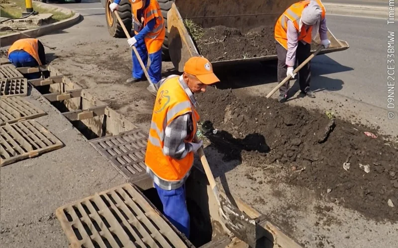 Сильный дождь надвигается на Алматы: службы работают круглосуточно