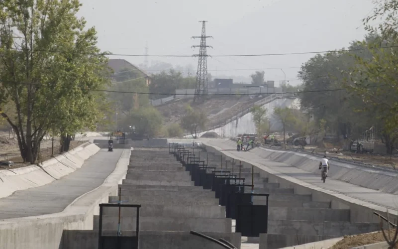 Вдоль реки Большая Алматинка обновят набережные и отремонтируют мосты