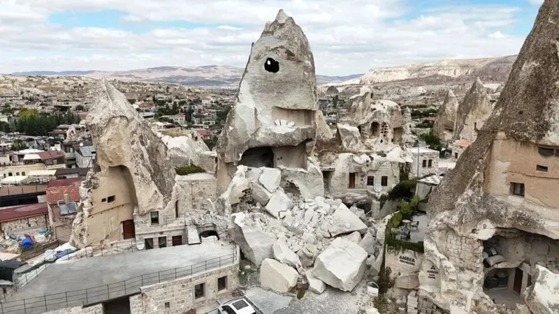 Каппадокия теряет наследие: в Турции обрушился древний «волшебный дымоход»