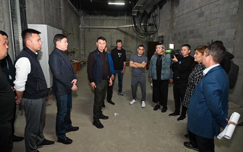 Жители ЖК в Алматы заявили о махинациях с паркингом: аким поручил провести проверку