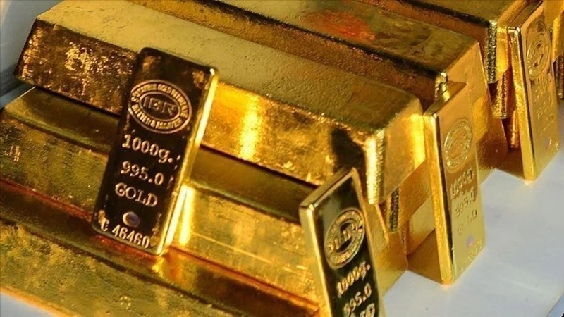 Gold prices continue to rise unabated, hit new records