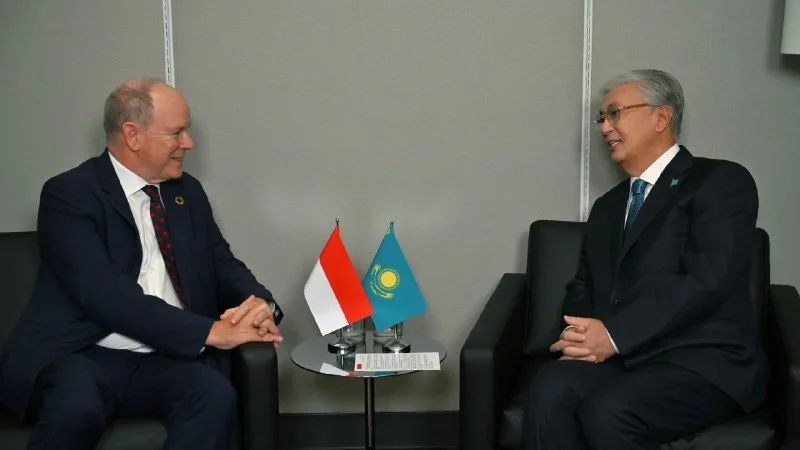 Глава государства встретился с Князем Монако