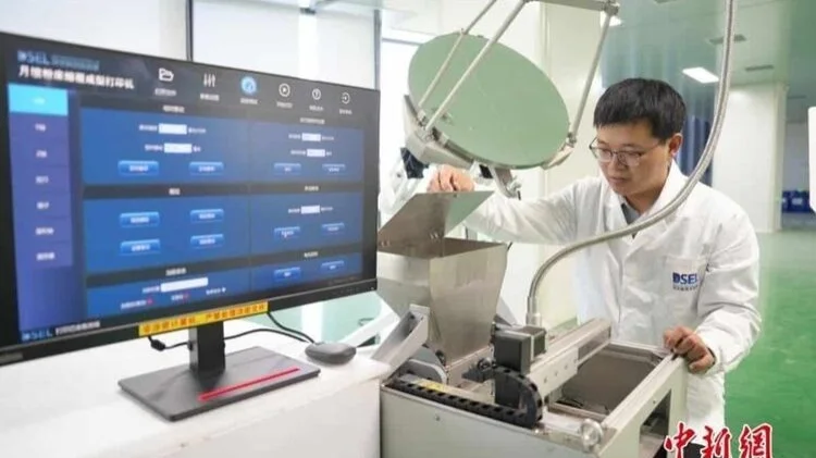 Қытайда Ай топырағынан кірпіш жасауға арналған аппарат жасалды