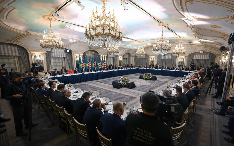 Глава государства выступил на заседании Круглого стола с участием представителей американского бизнеса Глава государства выступил на заседании Круглого стола с участием представителей американского бизнеса