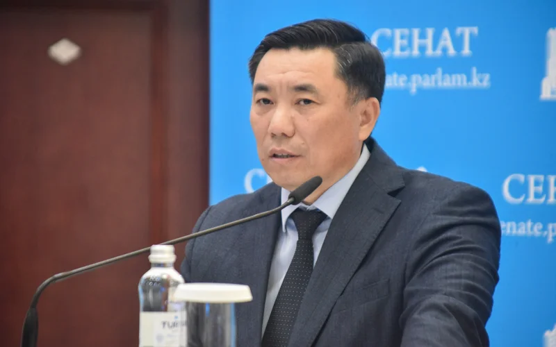 Azamat Ámrın