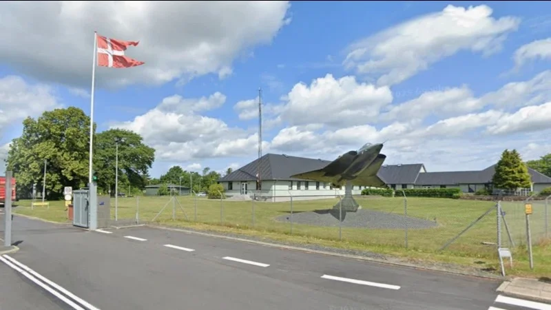 Danııada áskerı nysandardyń ústinen drondar baıqaldy