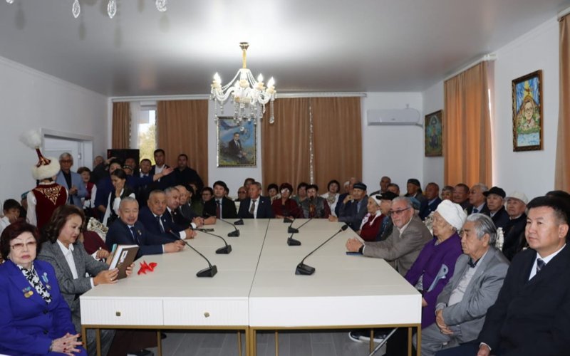 БҚО-да Жұбан Молдағалиевтің 105 жылдығына орай жаңа кітаптың тұсауы кесілді