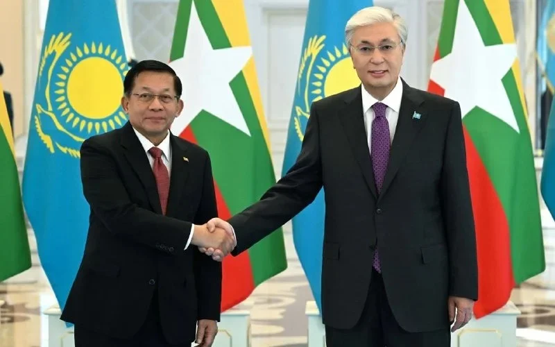 Тоқаев ва Мин Аун Хлайн