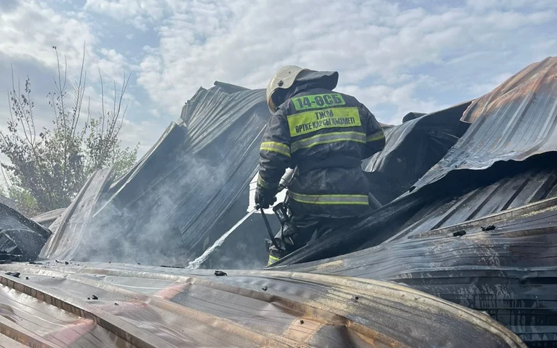  Два частных дома горели в Алматы