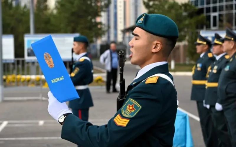 Astanada 100 kadet áskerı ant qabyldady