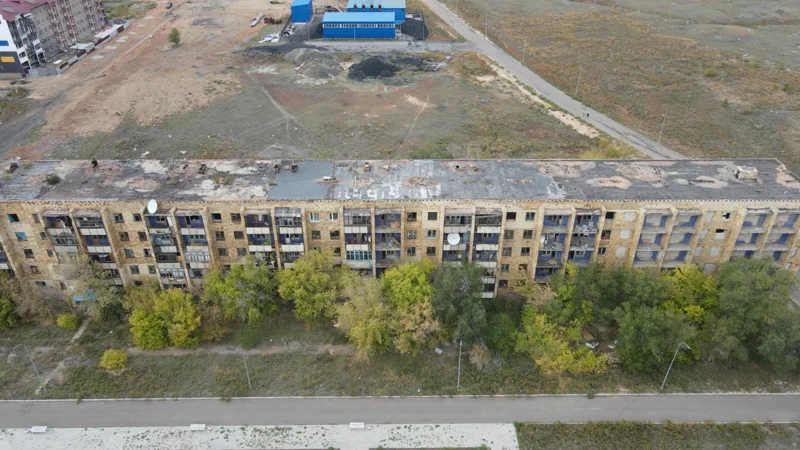 В Сарани жильцы отказываются покидать аварийный дом