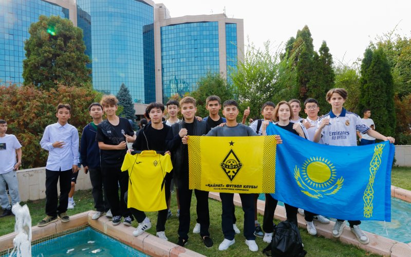 Алматыда &ldquo;Реал Мадрид&rdquo; тоқтаған қонақүйі жанында жағдай қалай