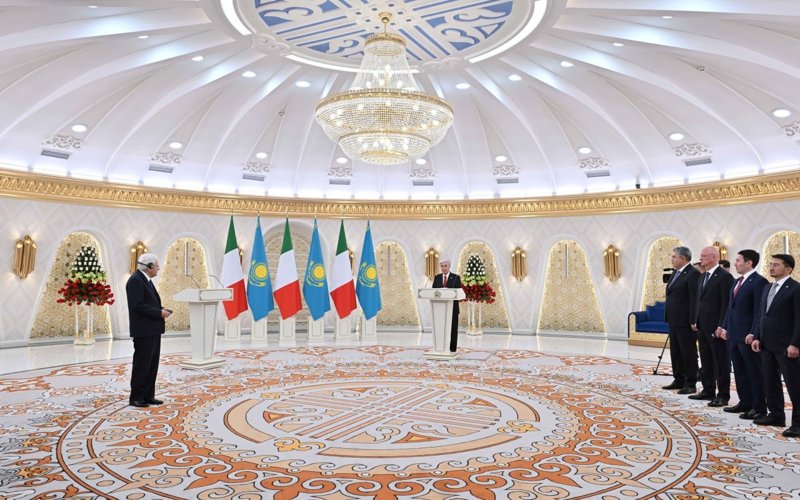 Касым-Жомарт Токаев наградил Президента Италии орденом «Достық» I степени