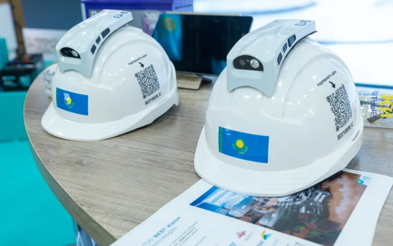 Qazaqstandyq ázirleýshilerdiń  óndiristegi qaýipsizdikke arnalǵan «aqyldy kaskasy» Mınskidegi «INNOPROM» kórmesinde usynyldy